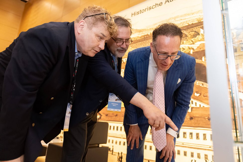 @ Sebastian Kreuzberger